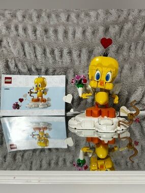 LEGO Sweetheart Tweety Bird #40824